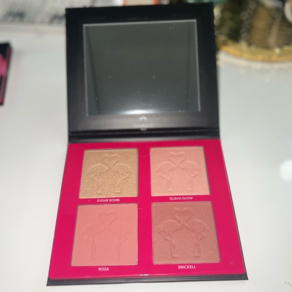 Shaina B. eyeshadows and blush & highlight - Picture 5 of 5